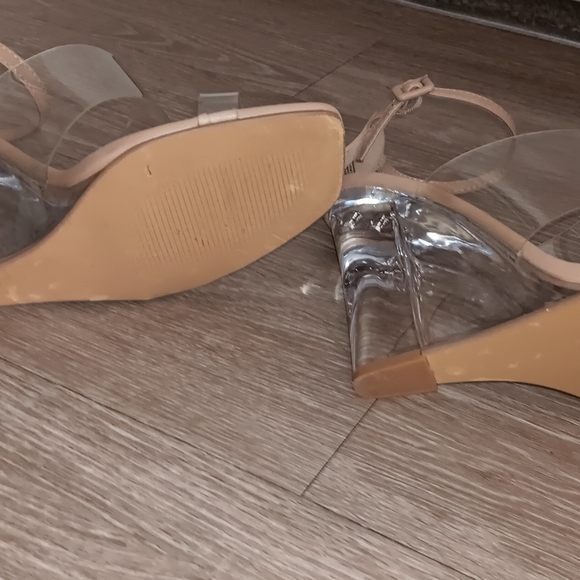 Shoe Dazzle Clear Wedged Sandals - Picture 3 of 16